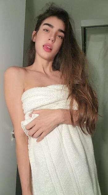 Miss criss 1 page 3 image