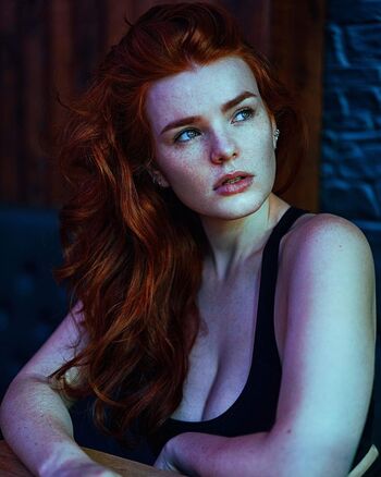 Miss deadly red image