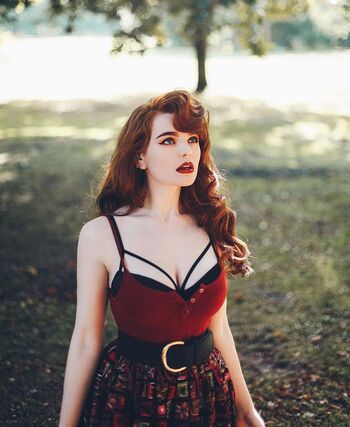 Miss deadly red image