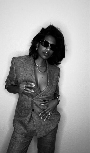 Miss gemini rose image