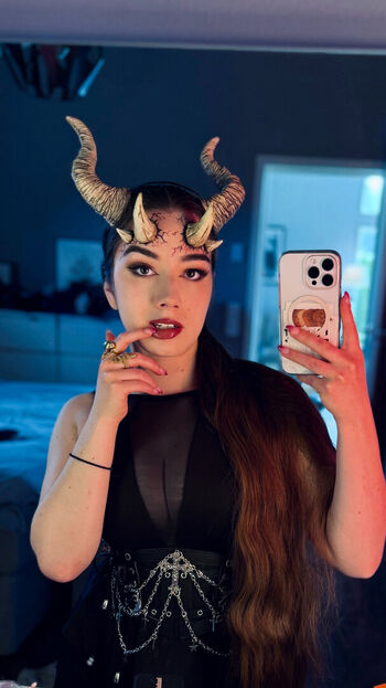 Miss mikkaa image