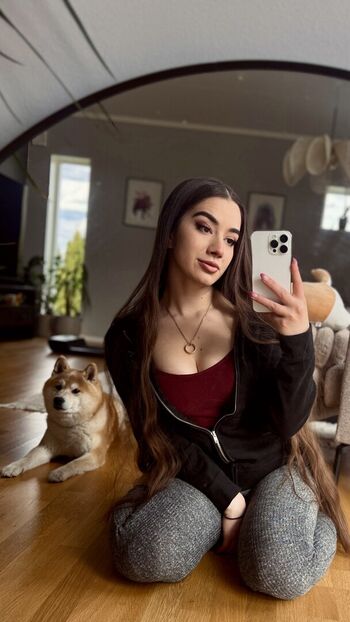 Miss mikkaa image