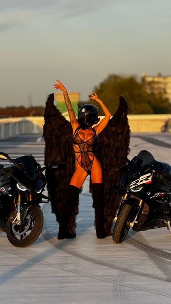 Miss riders image