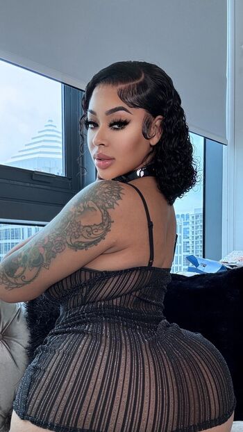 Miss skaylax image