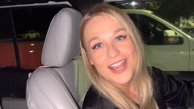 Miss snowwolf jku image