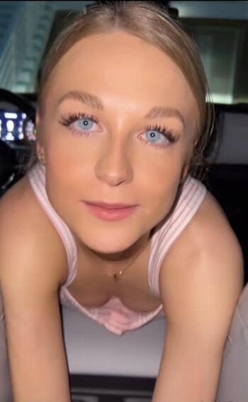 Miss snowwolf jku image