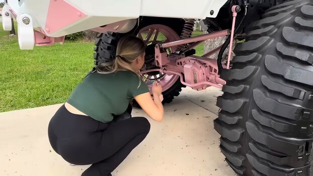 Miss snowwolf jku image