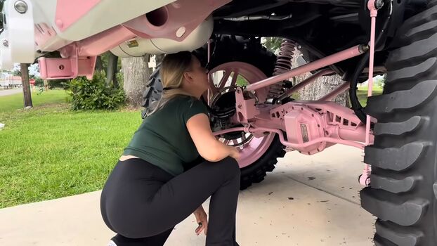 Miss snowwolf jku image