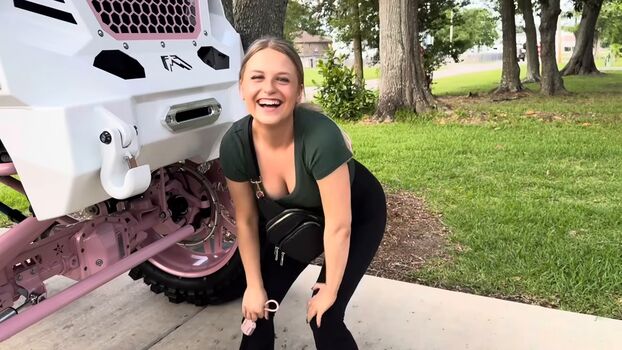 Miss snowwolf jku image