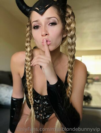 Missblondebunnyvip image