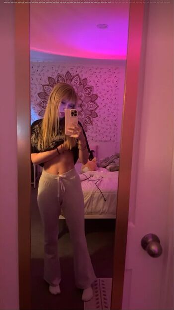 Missbunnixx image