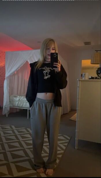 Missbunnixx image