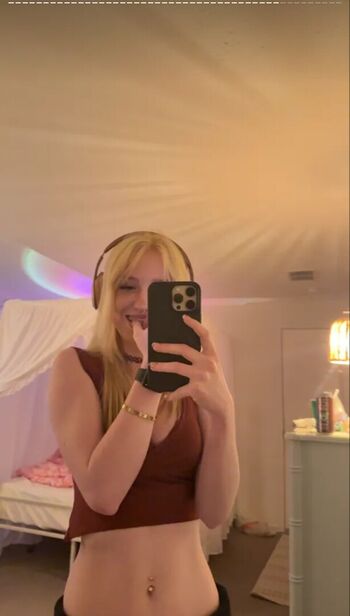 Missbunnixx image
