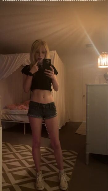 Missbunnixx image