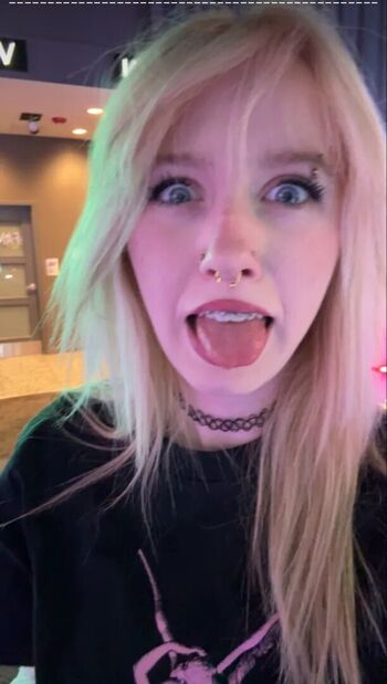 Missbunnixx image