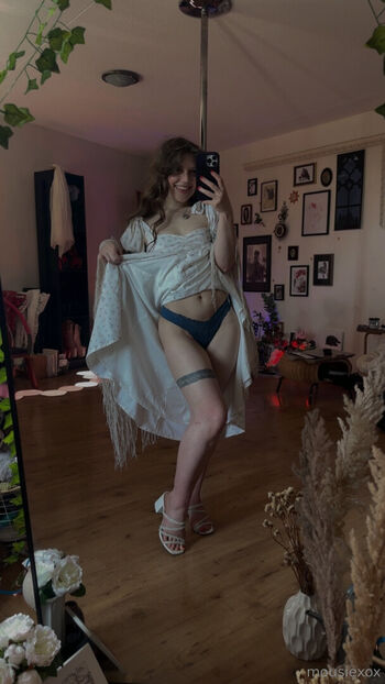 Missmousiemouse image