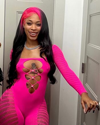 Missnaturalbby image