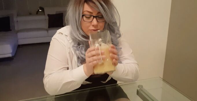 Missscarlett25 image