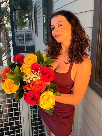 Missteencrypto image