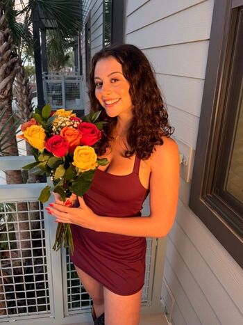 Missteencrypto image