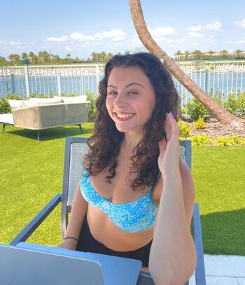 Missteencrypto image