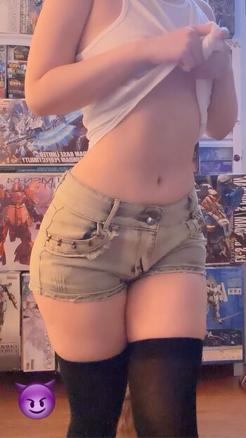 Miu cosplayer 1 page 2 image