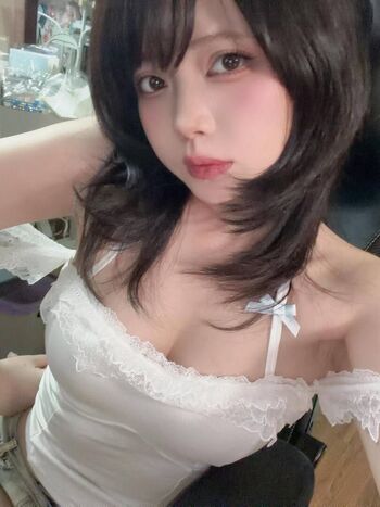 Miu cosplayer 1 page 3 image