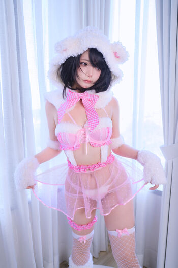Miu cosplayer 1 image