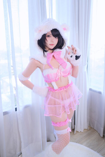 Miu cosplayer 1 image