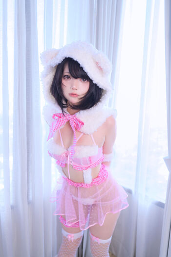 Miu cosplayer 1 image