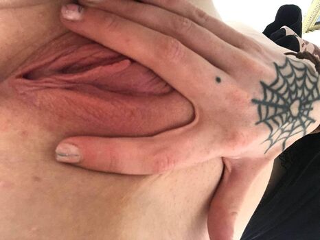 Moldova nude girl image