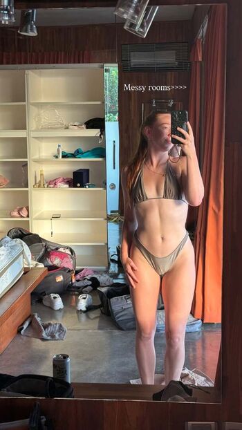 Molly carlson image