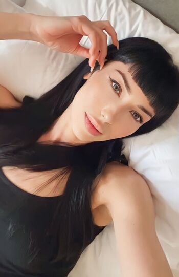 Molly hughes image