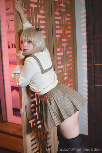 Momoiro cosplay image