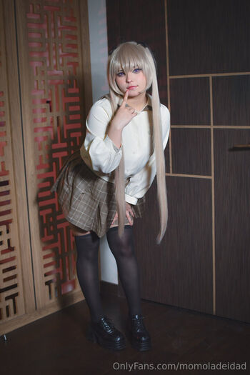 Momoiro cosplay image