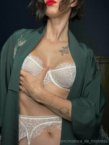 monica_de_mistress