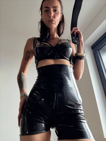 monica_de_mistress