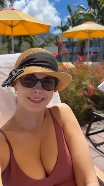 Morena baccarin image