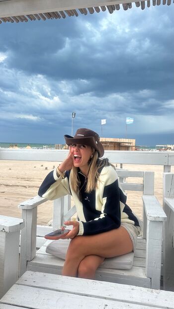 Morena beltran image