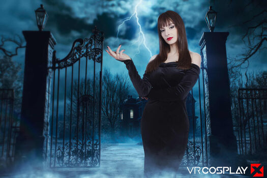 Morticia cosplay image
