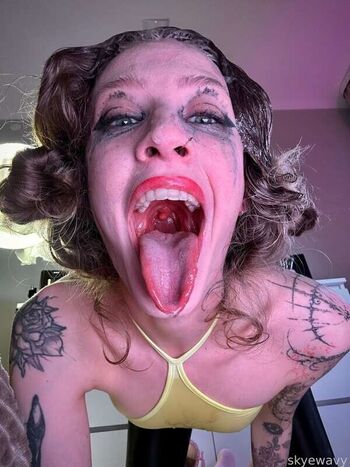 Mouthfetish girls image