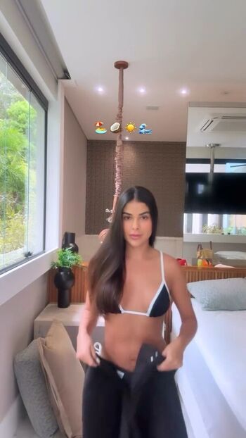 Munik nunes image