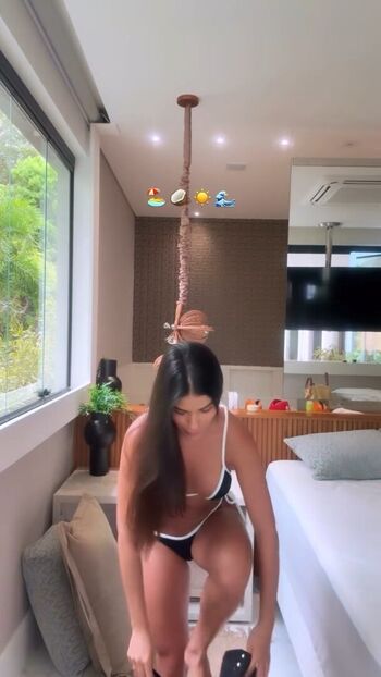Munik nunes image