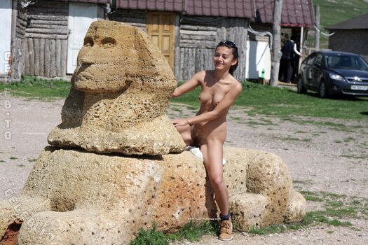 Nackt in russland image