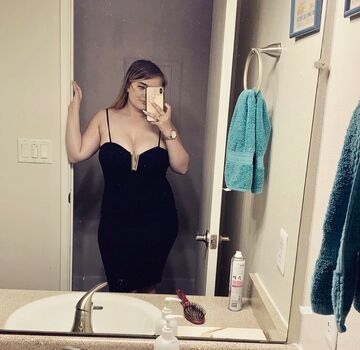 Nadia a aka grevision image