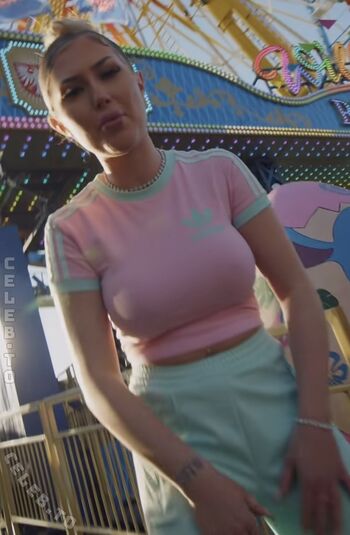 Nadia offenbach image