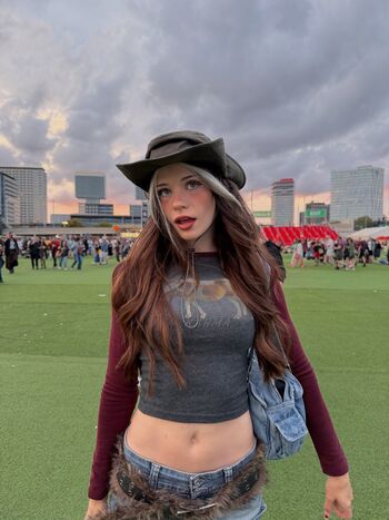 Nadine breaty image