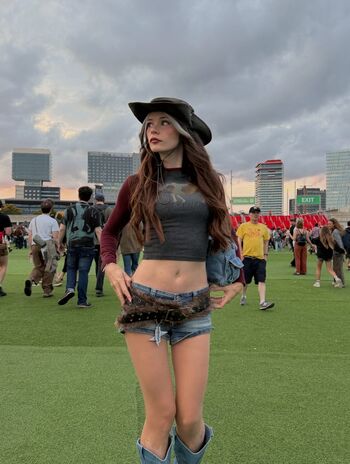 Nadine breaty image