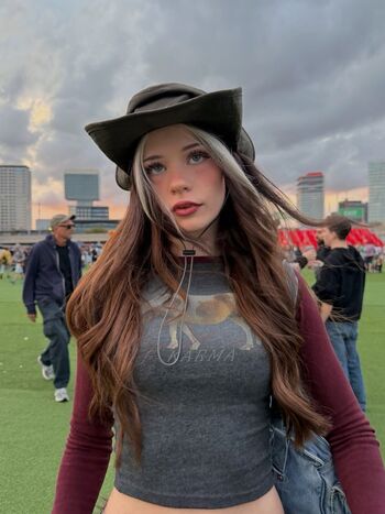 Nadine breaty image