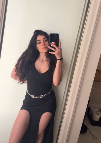 Naila iqbal 1 image